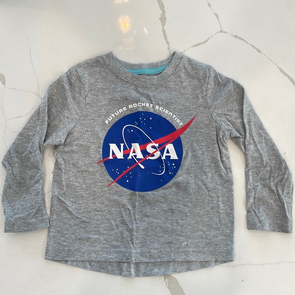 EUC NASA Logo shirt